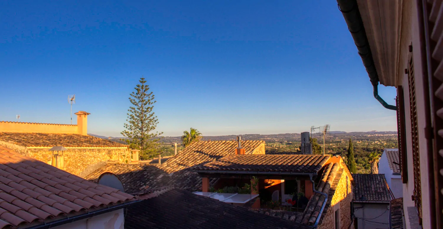 Interessantes-Haus-im-Zentrum-von-Búger-zu-verkaufen-nur-Exposee