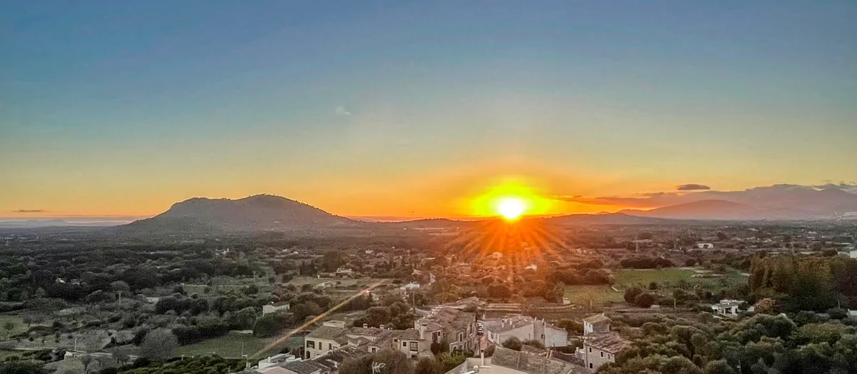 Interessantes-Haus-im-Zentrum-von-Búger-zu-verkaufen-nur-Exposee