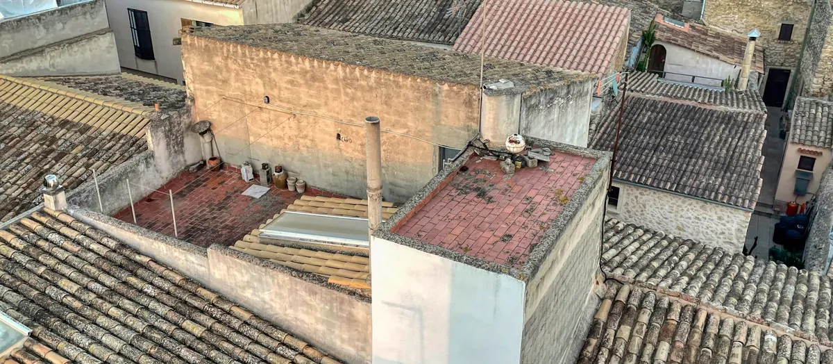 Interessantes-Haus-im-Zentrum-von-Búger-zu-verkaufen-nur-Exposee