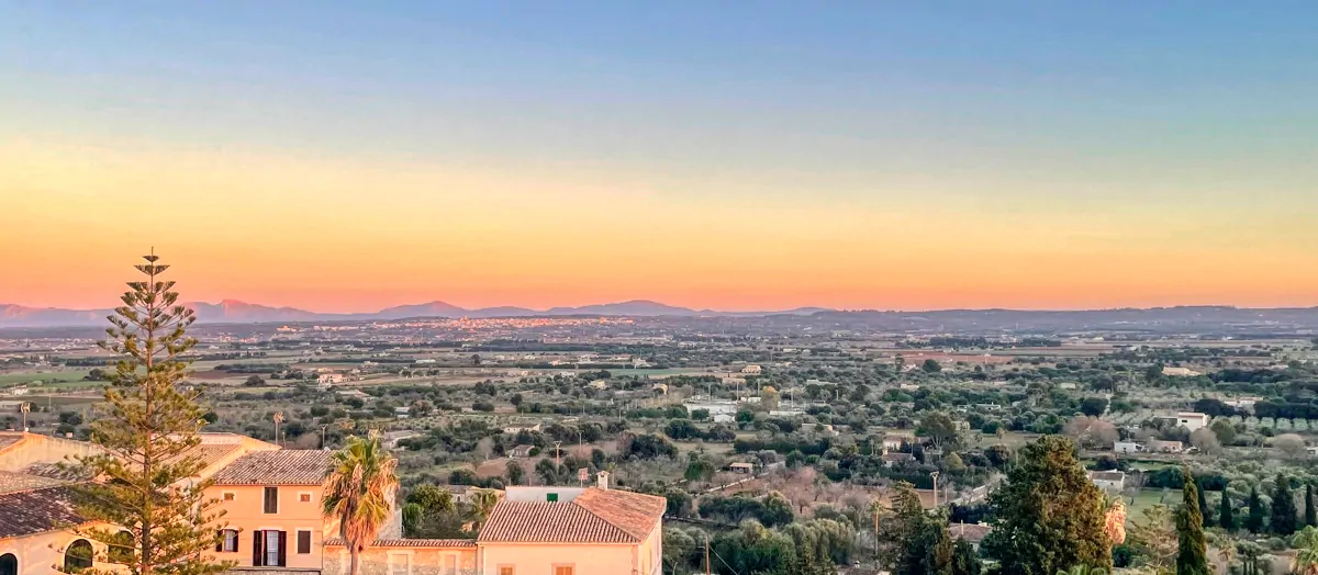 Interessantes-Haus-im-Zentrum-von-Búger-zu-verkaufen-nur-Exposee