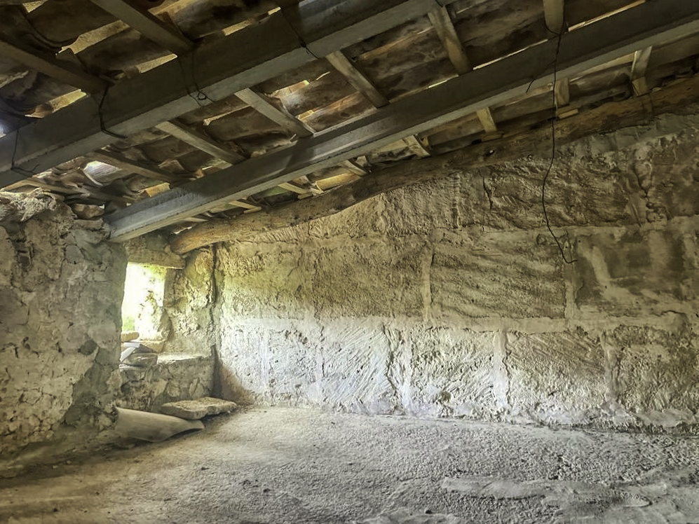 Zu-verkaufen-großes-traditionelles-Haus-zur-Renovierung-in-Son-Servera