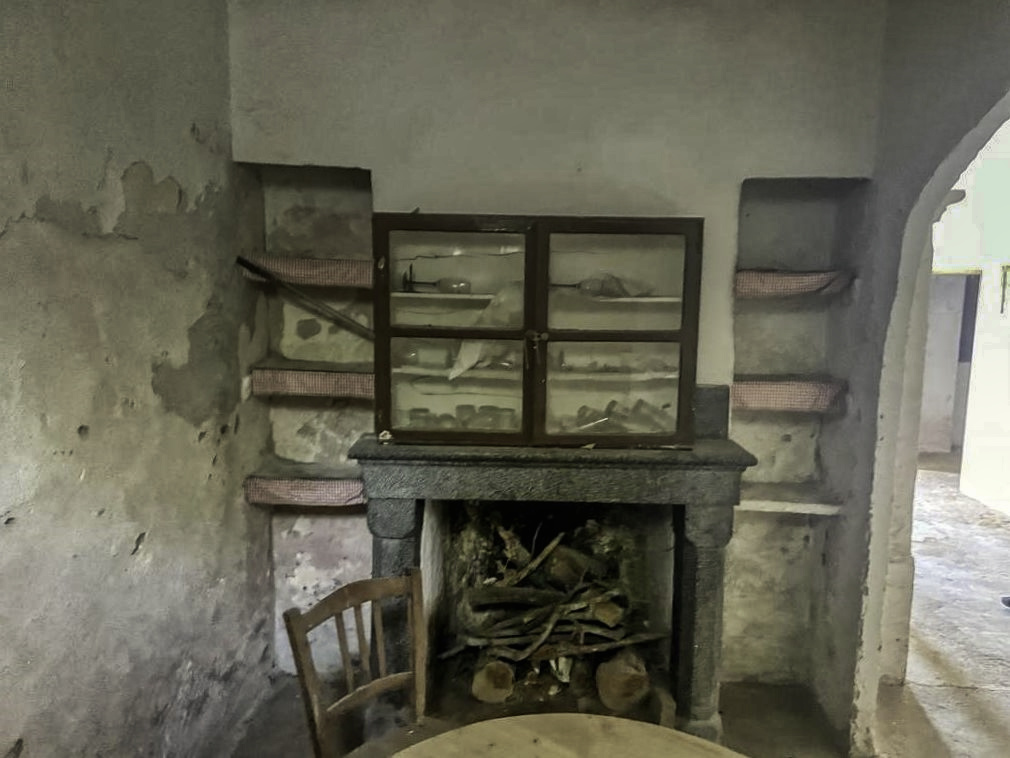 Zu-verkaufen-großes-traditionelles-Haus-zur-Renovierung-in-Son-Servera