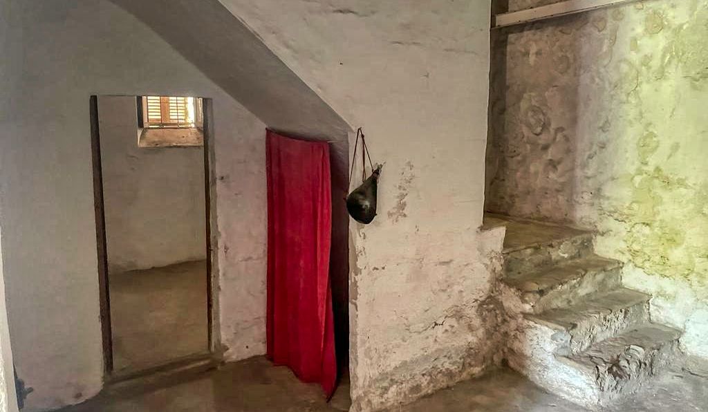 Zu-verkaufen-großes-traditionelles-Haus-zur-Renovierung-in-Son-Servera