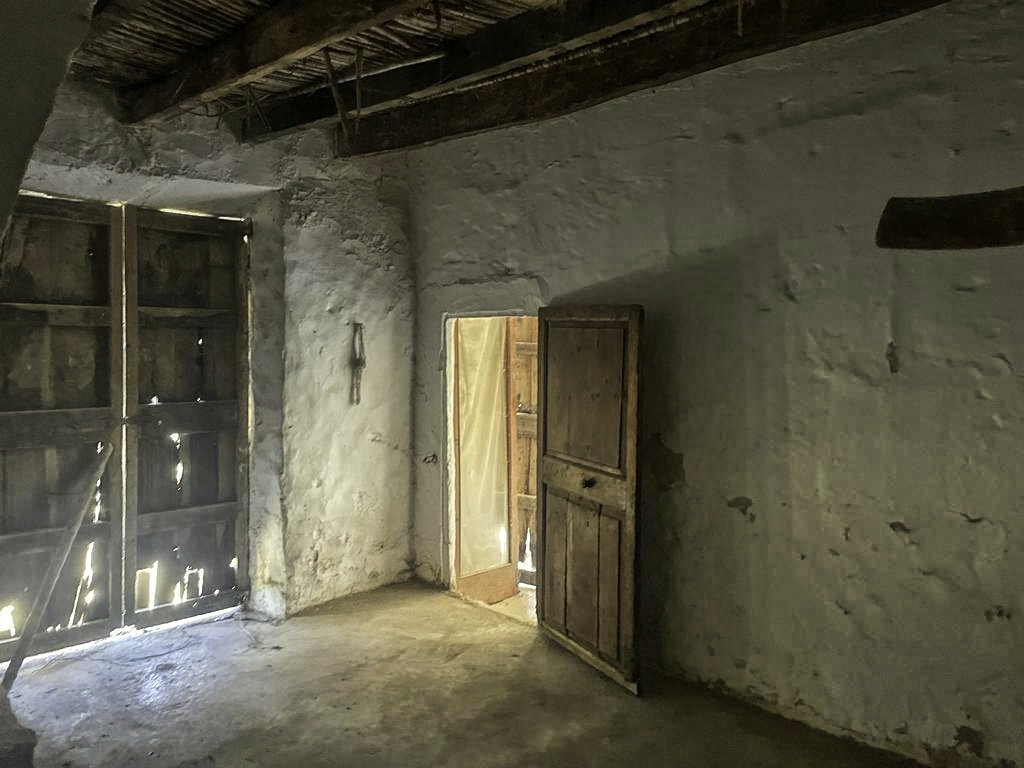 Zu-verkaufen-großes-traditionelles-Haus-zur-Renovierung-in-Son-Servera