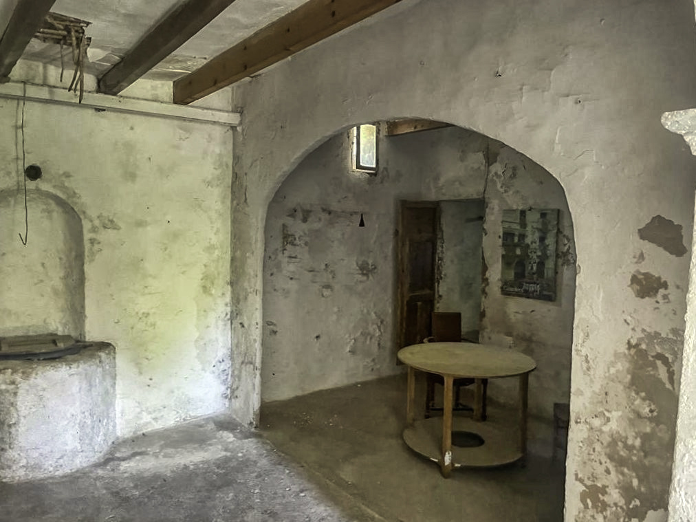 Zu-verkaufen-großes-traditionelles-Haus-zur-Renovierung-in-Son-Servera