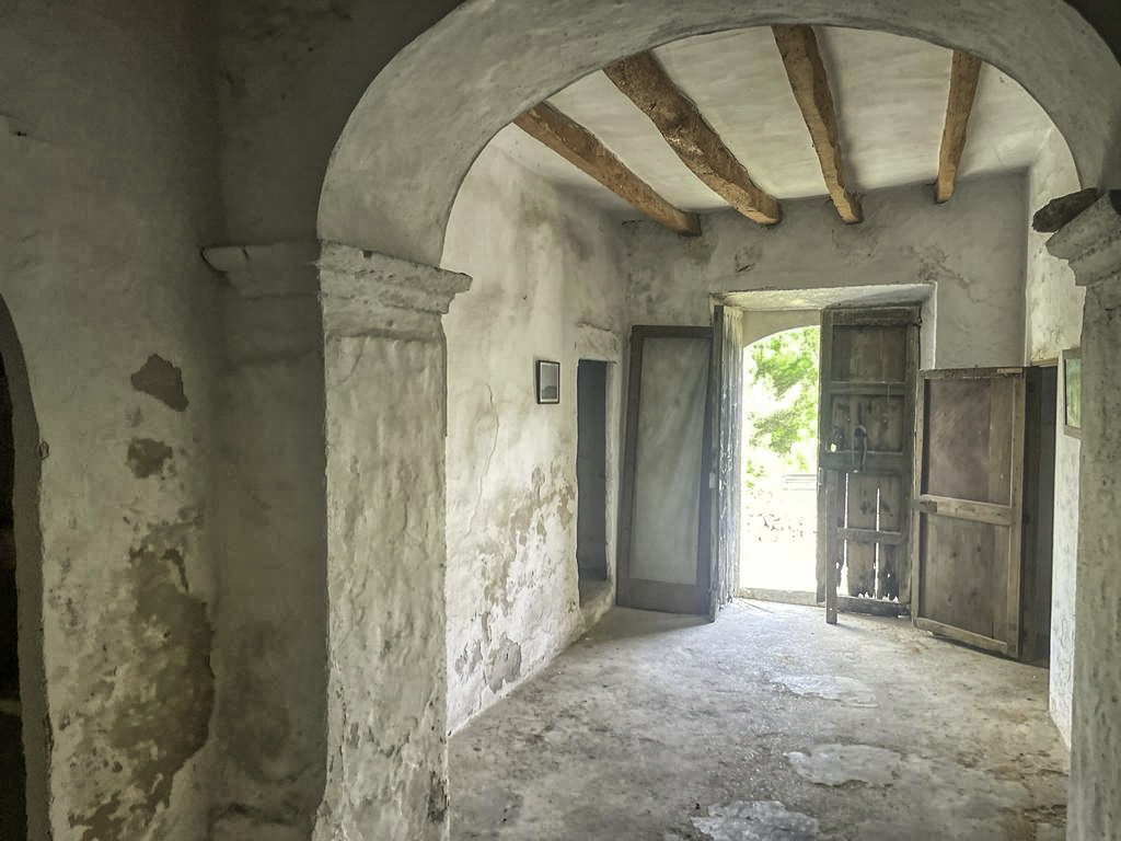 Zu-verkaufen-großes-traditionelles-Haus-zur-Renovierung-in-Son-Servera