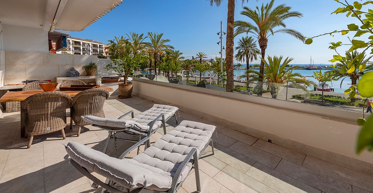 Luxuriöse-Wohnung-direkt-am-Meer-in-Puerto-de-Alcudia