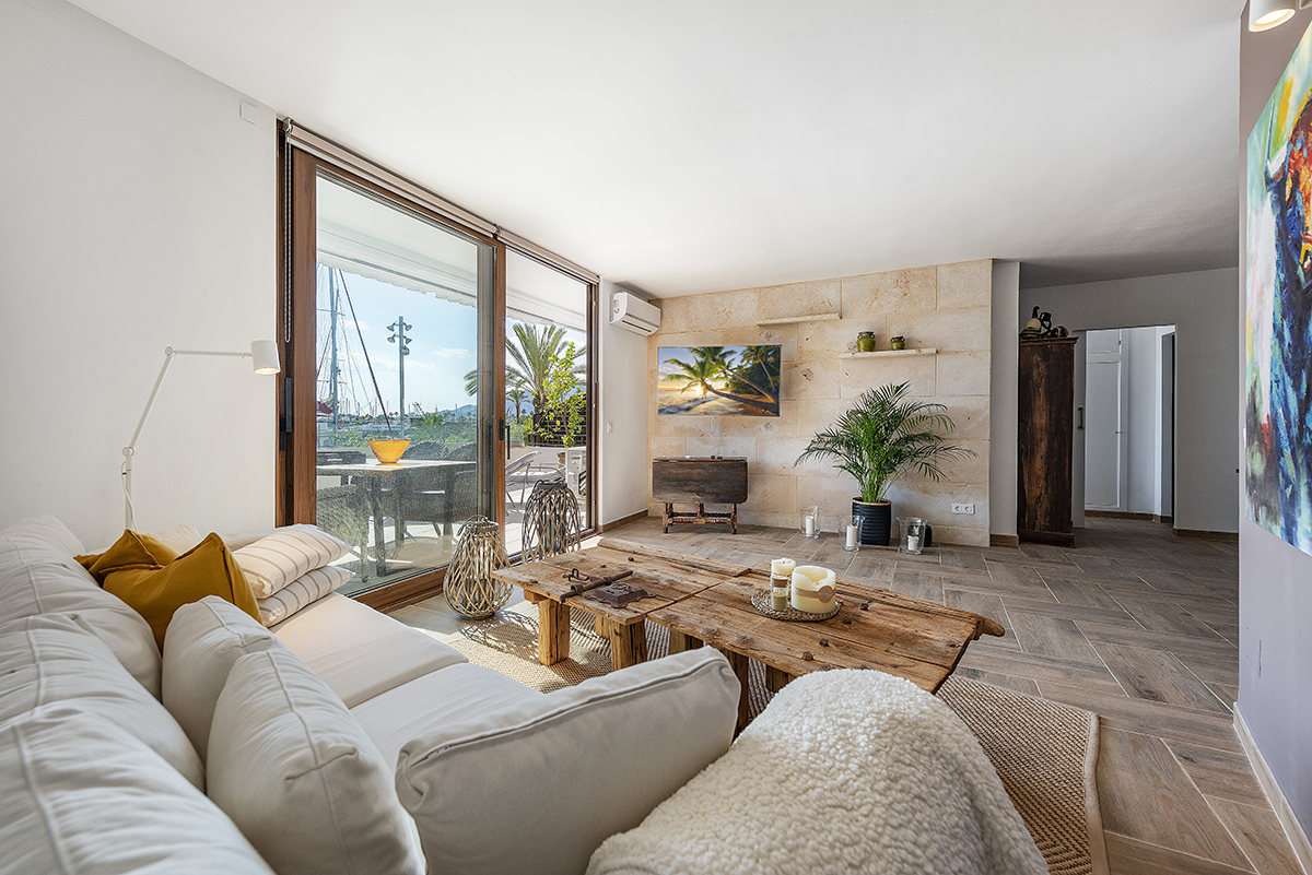 Luxuriöse-Wohnung-direkt-am-Meer-in-Puerto-de-Alcudia