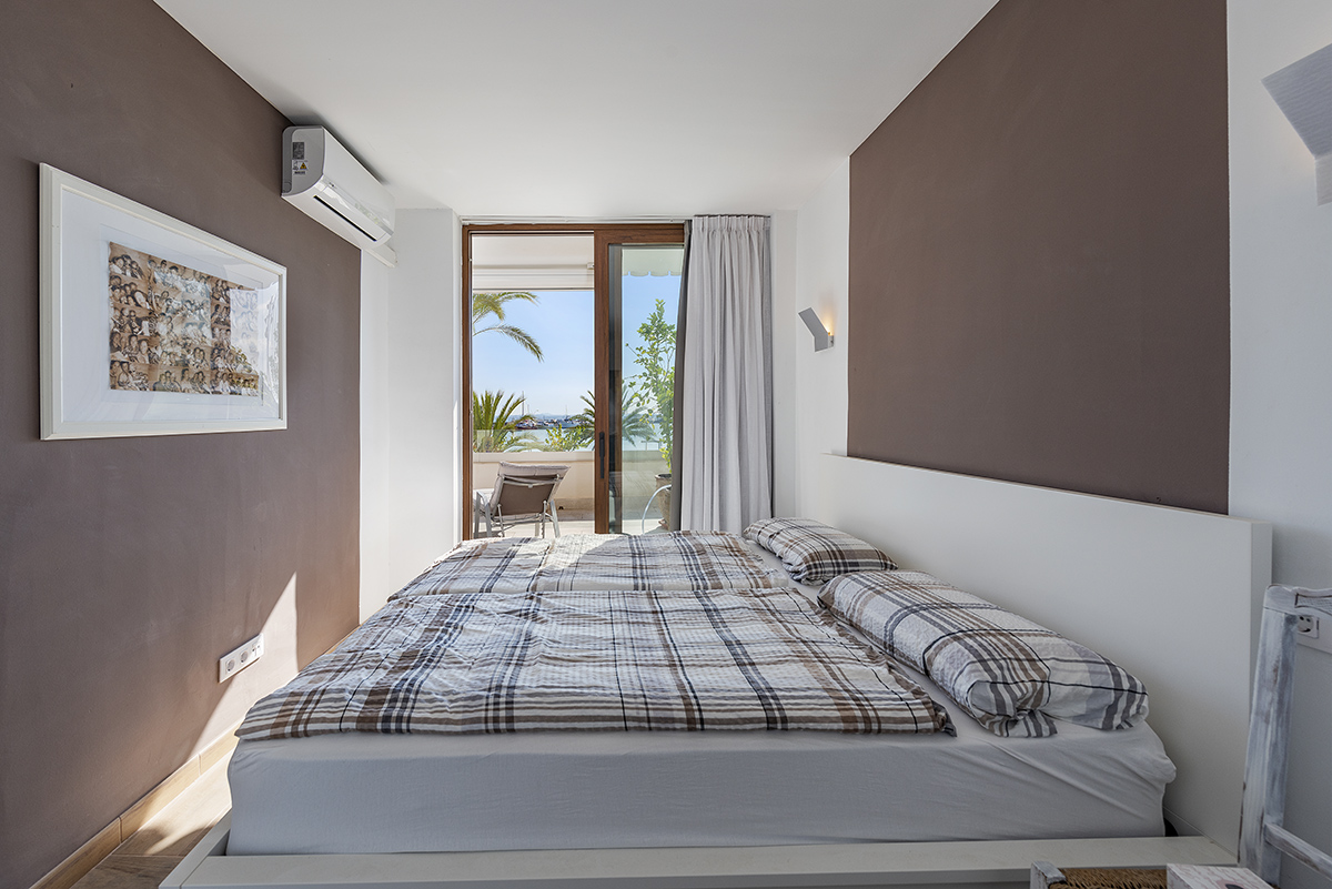 Luxuriöse-Wohnung-direkt-am-Meer-in-Puerto-de-Alcudia