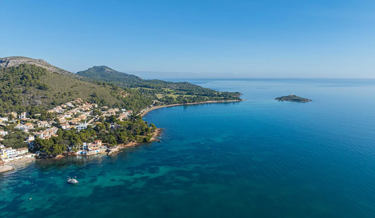 Luxus-Villa-am-Meer-in-Alcanada-Alcudia-Mallorca