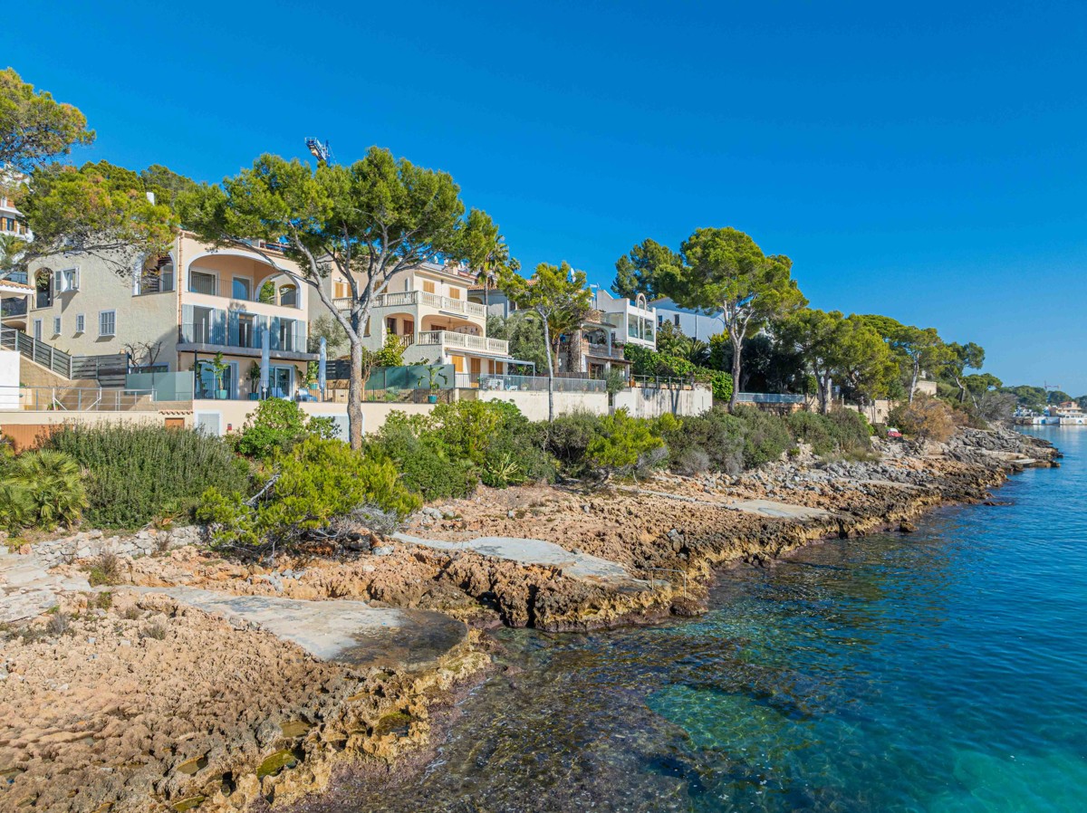 Luxus-Villa-am-Meer-in-Alcanada-Alcudia-Mallorca