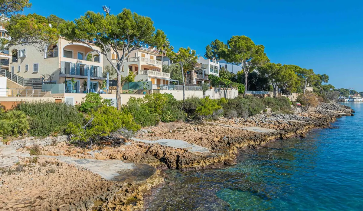 Luxus-Villa-am-Meer-in-Alcanada-Alcudia-Mallorca