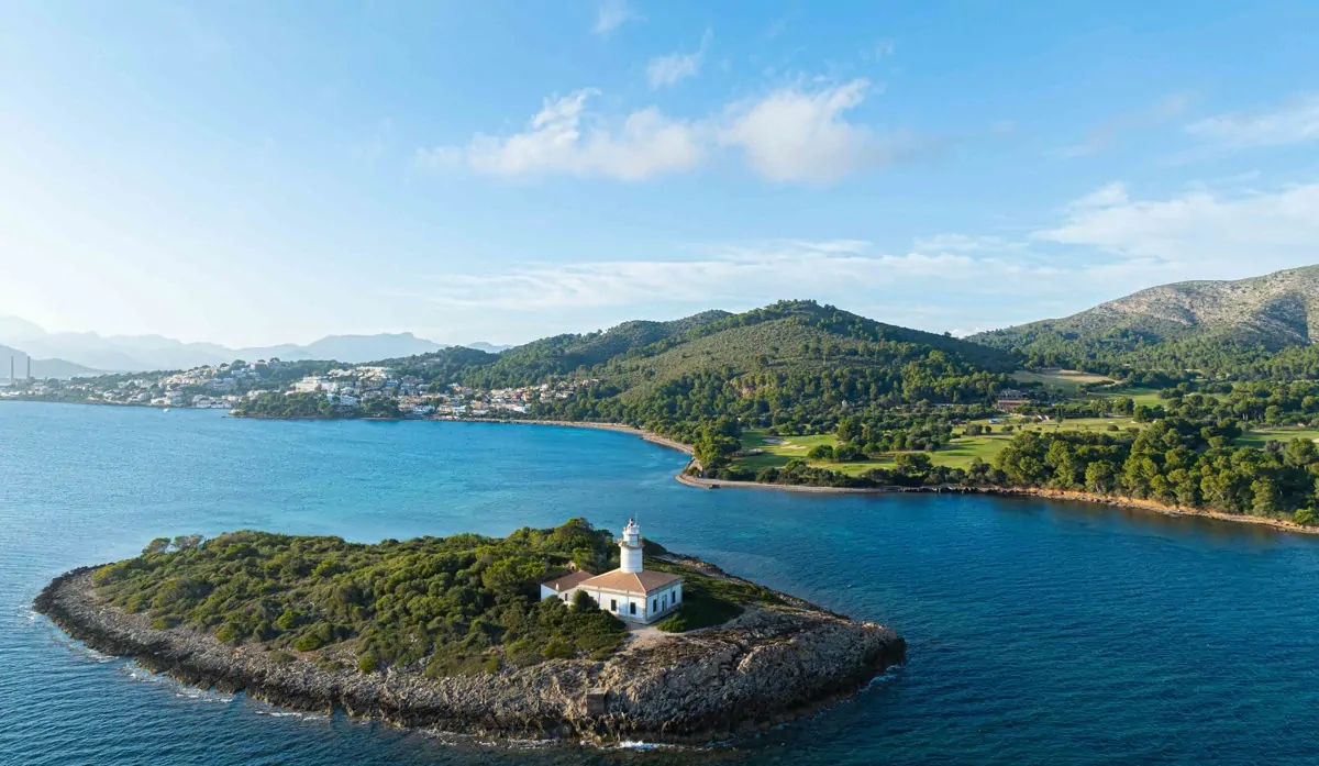 Luxus-Villa-am-Meer-in-Alcanada-Alcudia-Mallorca