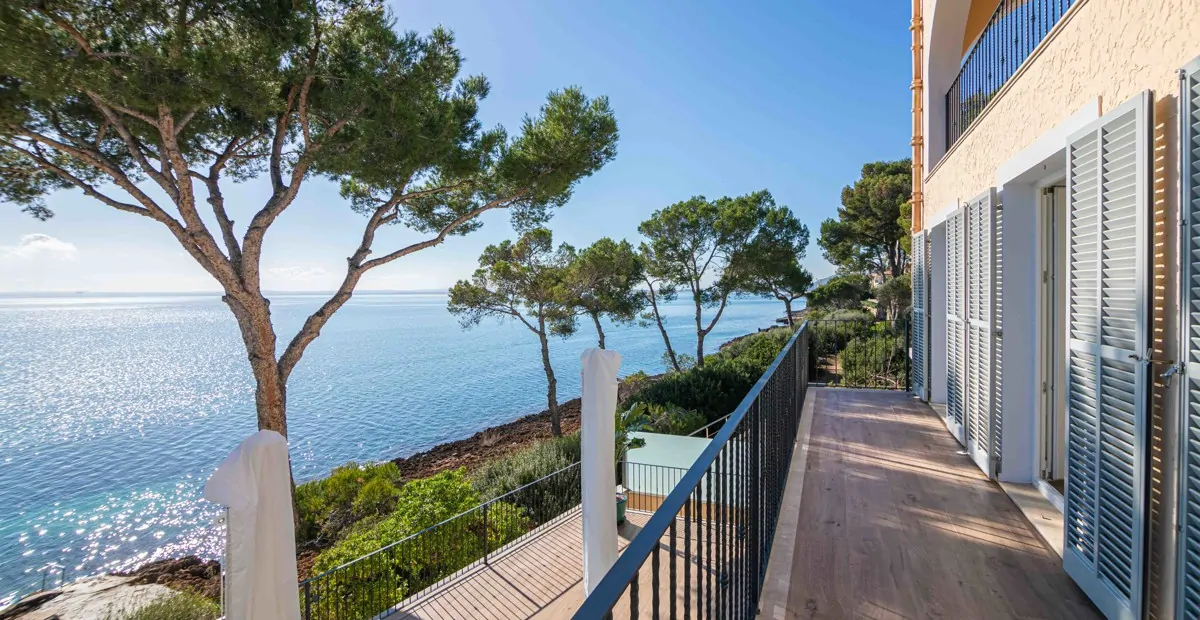 Luxus-Villa-am-Meer-in-Alcanada-Alcudia-Mallorca