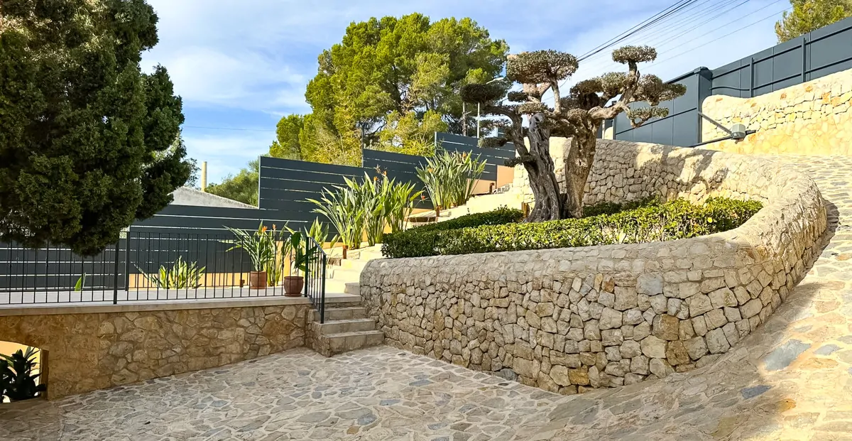 Luxus-Villa-am-Meer-in-Alcanada-Alcudia-Mallorca