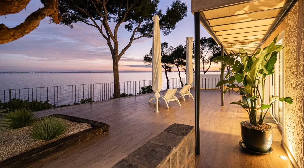 Luxus-Villa-am-Meer-in-Alcanada-Alcudia-Mallorca