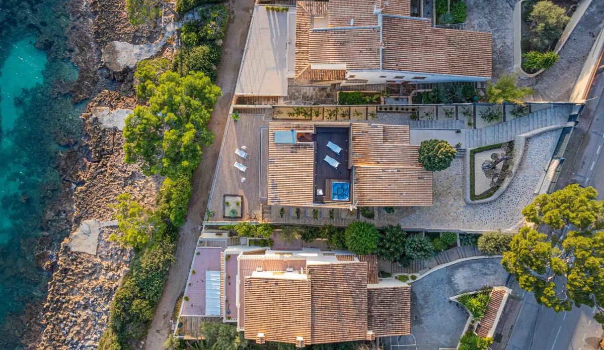 Luxus-Villa-am-Meer-in-Alcanada-Alcudia-Mallorca