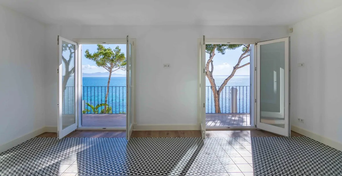 Luxus-Villa-am-Meer-in-Alcanada-Alcudia-Mallorca