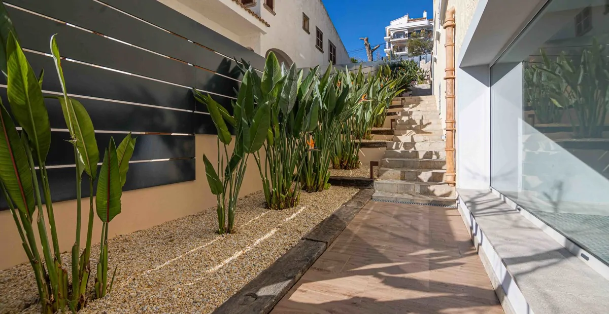 Luxus-Villa-am-Meer-in-Alcanada-Alcudia-Mallorca