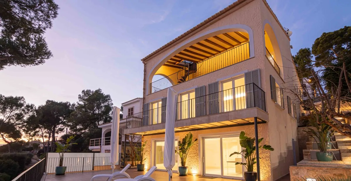 Luxus-Villa-am-Meer-in-Alcanada-Alcudia-Mallorca