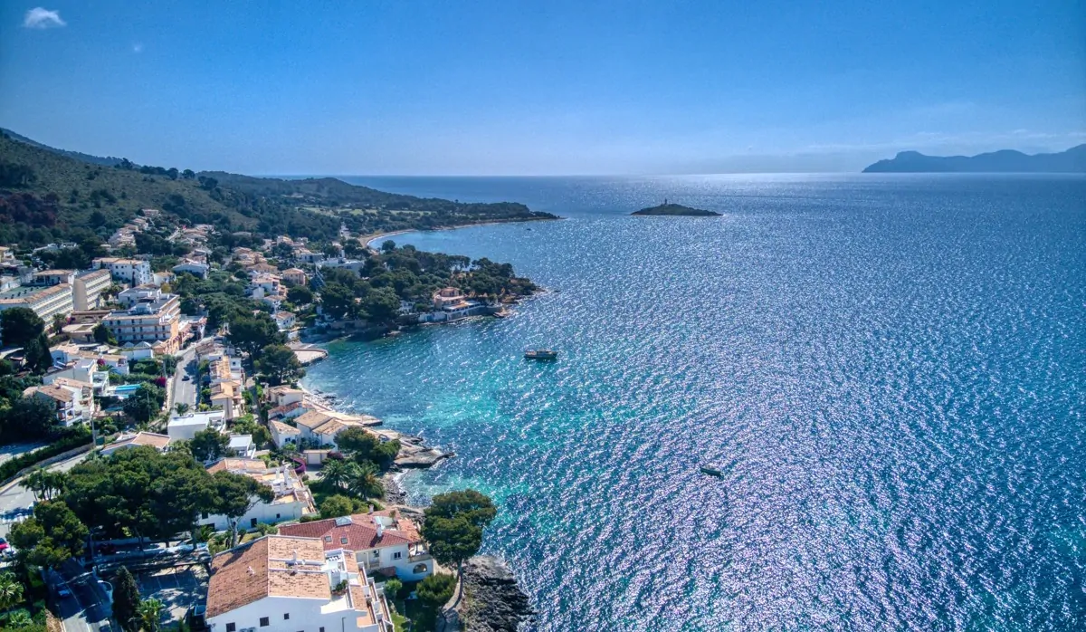 Luxus-Villa-am-Meer-in-Alcanada-Alcudia-Mallorca