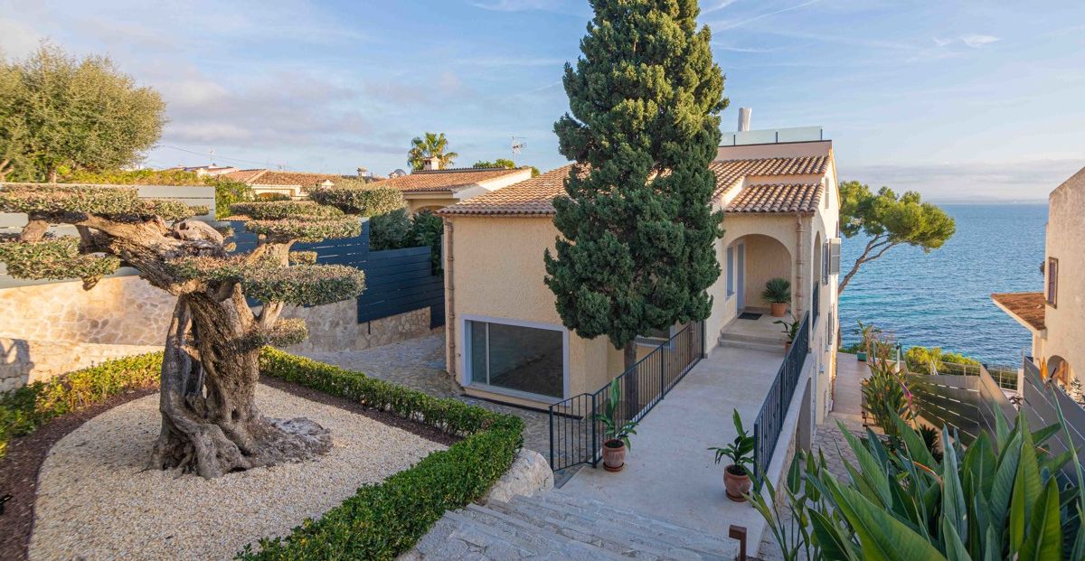 Luxus-Villa-am-Meer-in-Alcanada-Alcudia-Mallorca