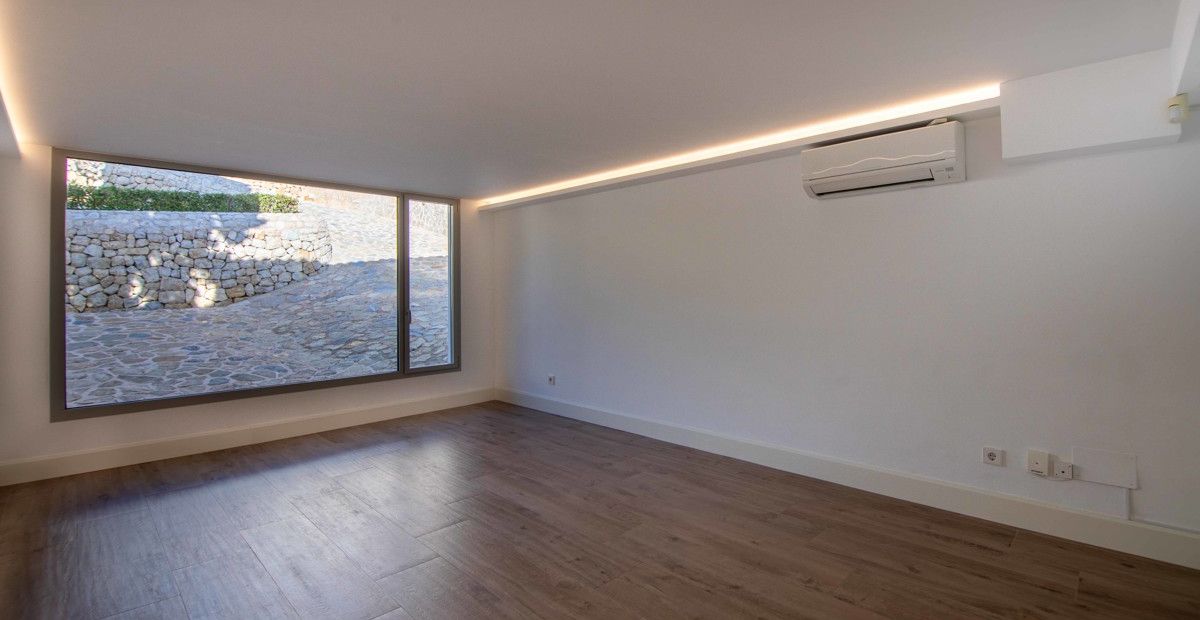 Luxus-Villa-am-Meer-in-Alcanada-Alcudia-Mallorca