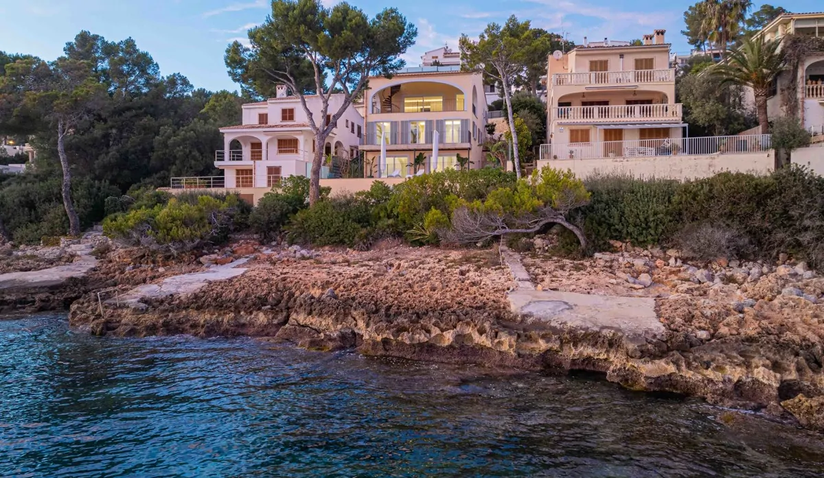 Luxus-Villa-am-Meer-in-Alcanada-Alcudia-Mallorca