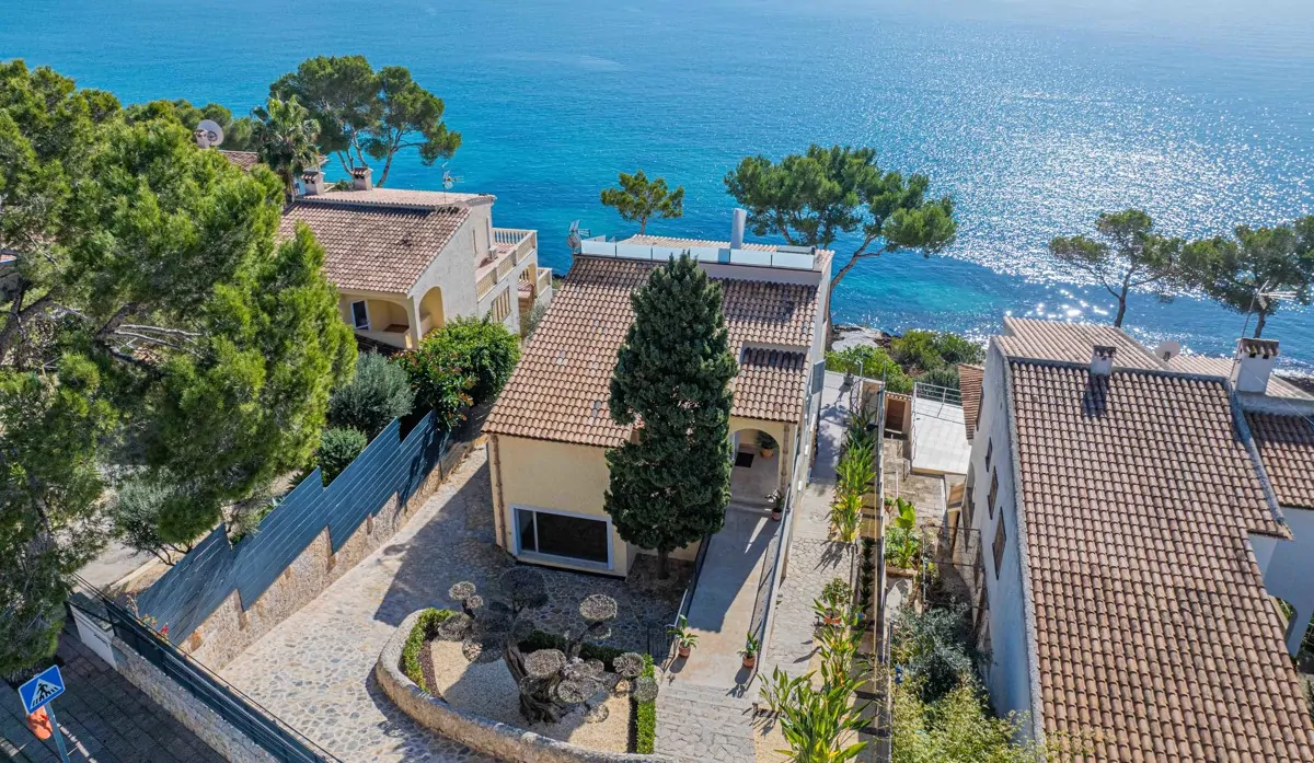 Luxus-Villa-am-Meer-in-Alcanada-Alcudia-Mallorca