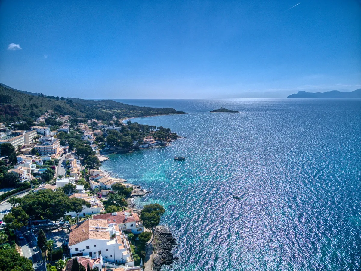 Luxury-sea-front-Villa-in-Alcanada-Alcudia-Mallorca