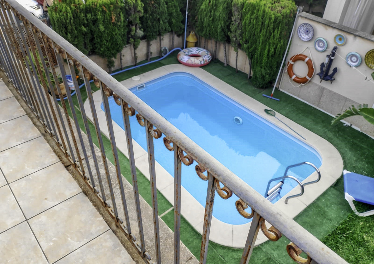 For-sale-beautiful-semi-detached-house-with-swimming-pool-just-a-few-meters-from-the-beach-of-Alcudia