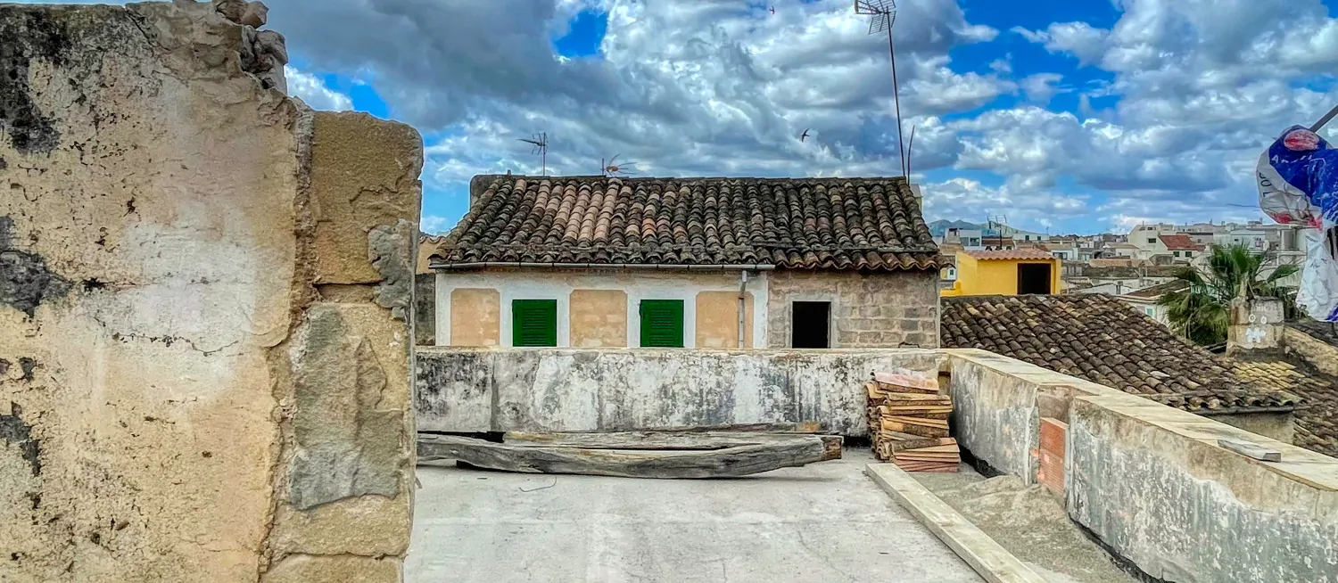 Traditionelles-Haus-in-Renovierung-mit-Innenhof-Terrasse-und-Garage-in-guter-Lage-von-Artá