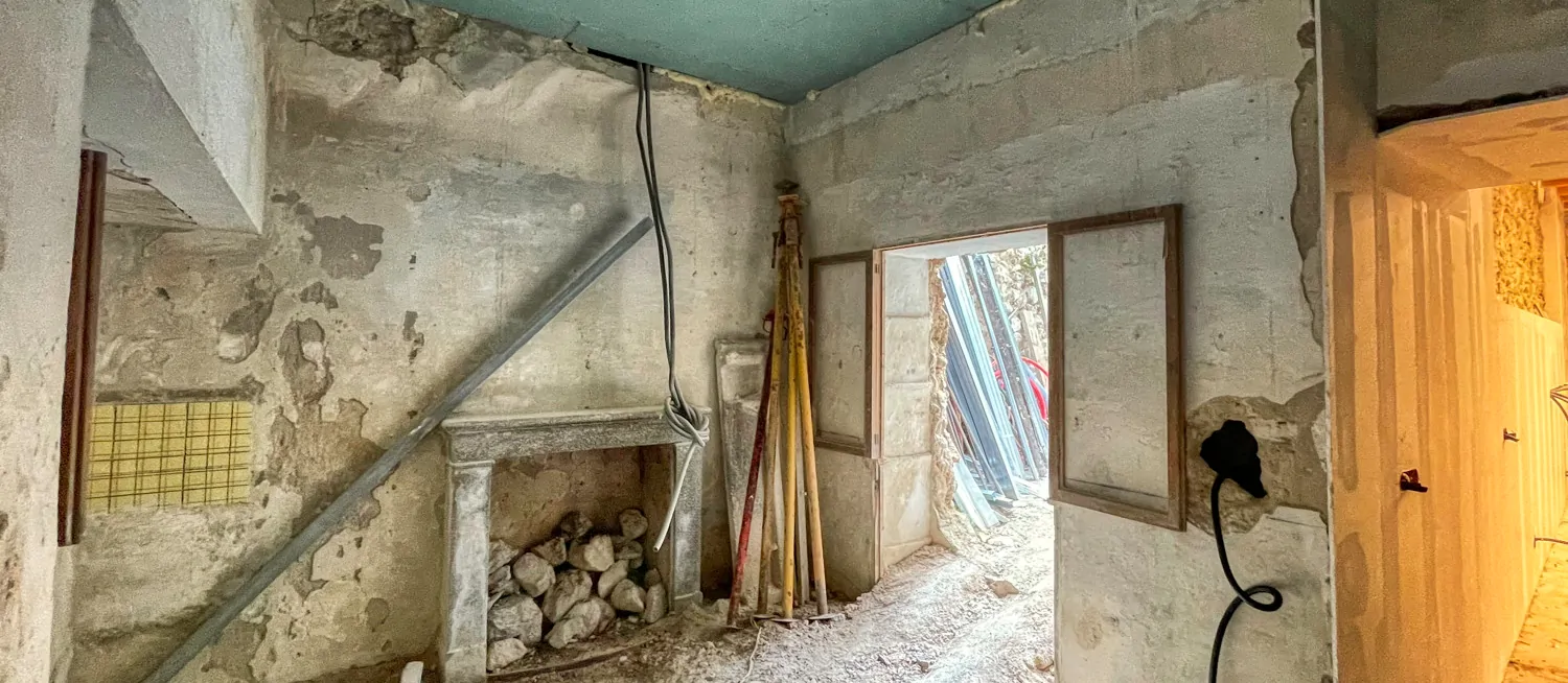 Traditionelles-Haus-in-Renovierung-mit-Innenhof-Terrasse-und-Garage-in-guter-Lage-von-Artá