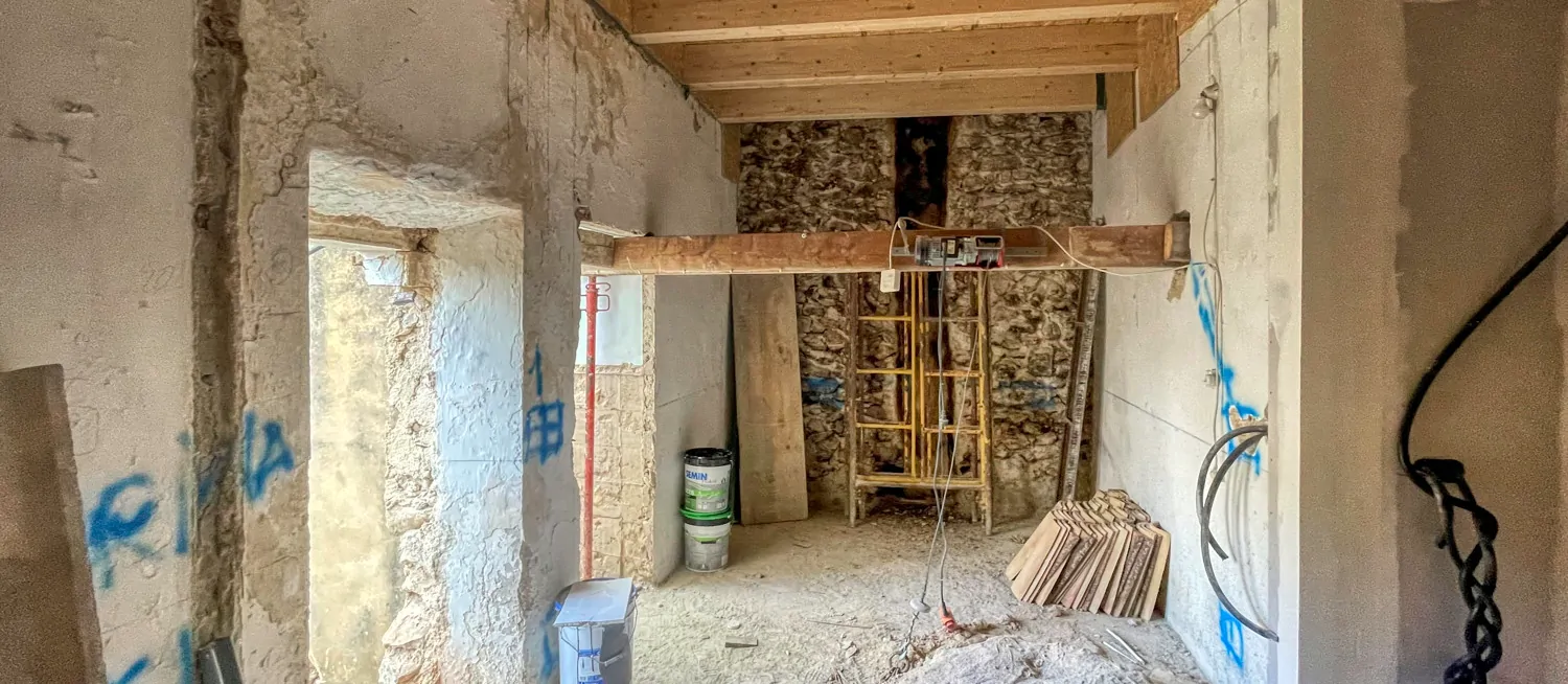 Traditionelles-Haus-in-Renovierung-mit-Innenhof-Terrasse-und-Garage-in-guter-Lage-von-Artá