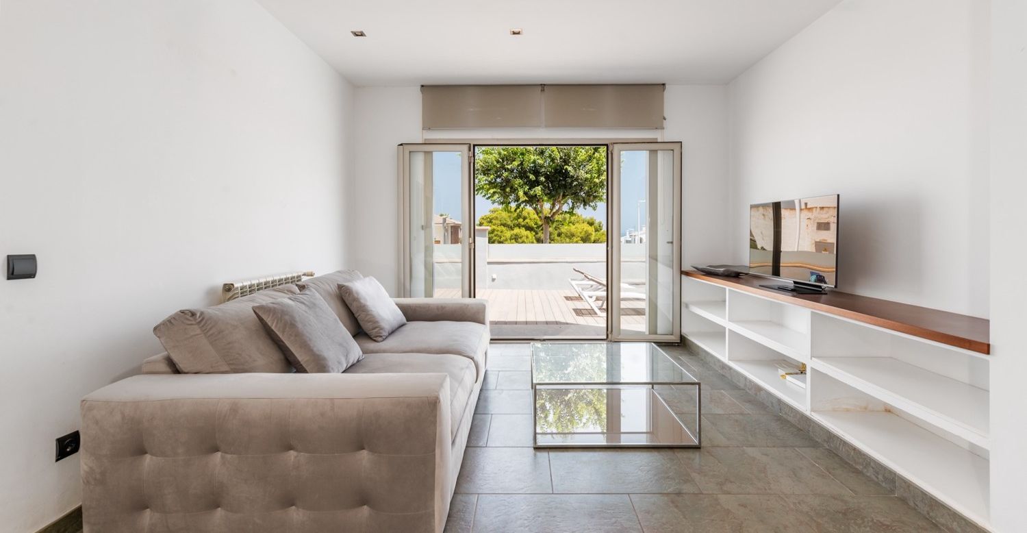 Villa-mit-Pool-am-Meer-Son-Serra-de-Marina