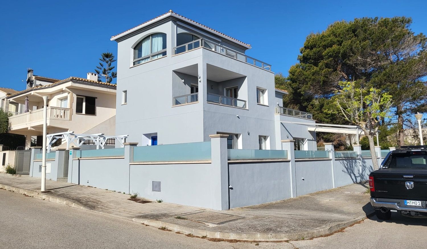Villa-mit-Pool-am-Meer-Son-Serra-de-Marina