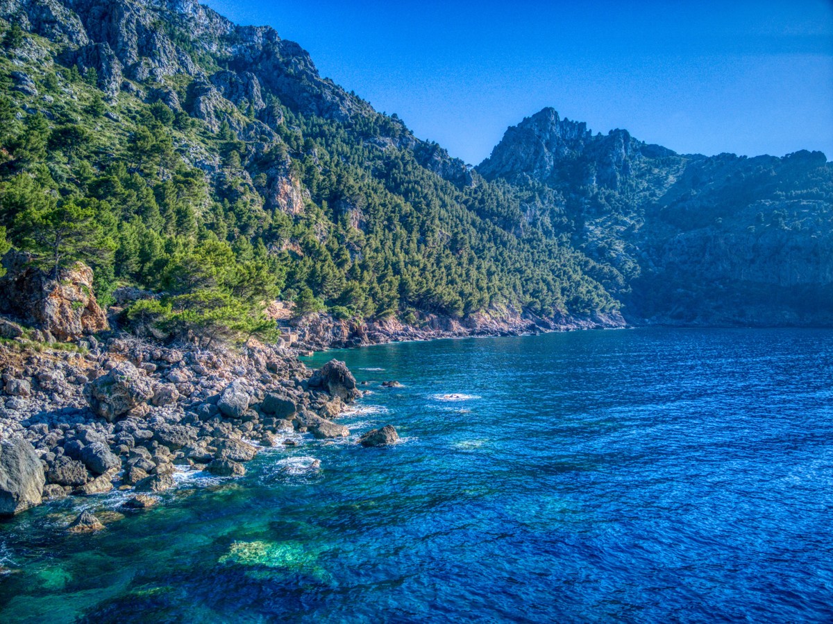 Amplio e impresionante paisaje costero en primera línea de mar en el corazón de la Tramuntana, Patrimonio Mundial de la Unesco, entre Cala Tuent y Soller
