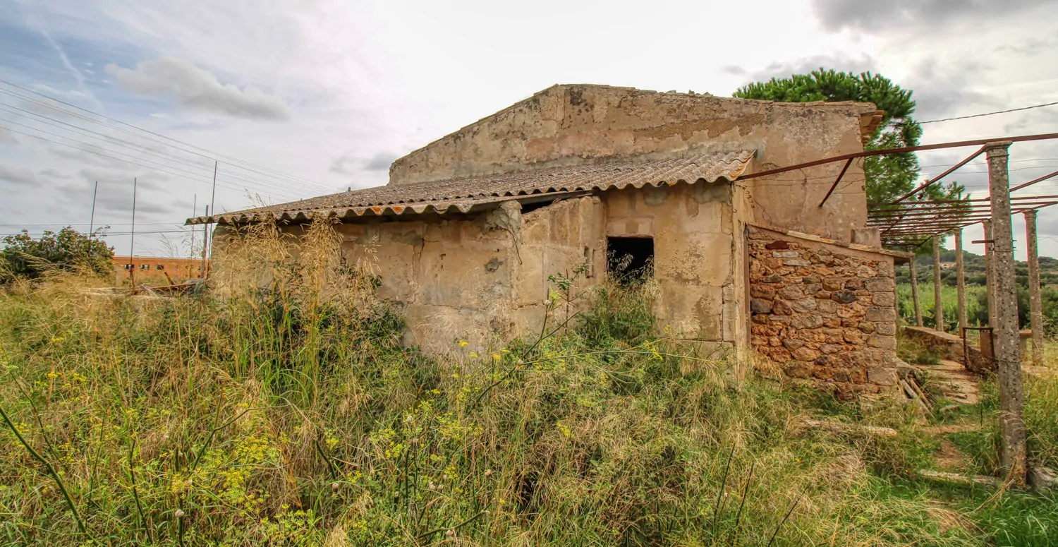 Zu-verkaufen-altes-rustikales-Haus-zu-renovieren-in-Artá