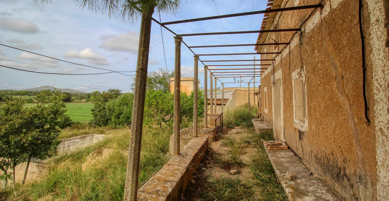 Zu-verkaufen-altes-rustikales-Haus-zu-renovieren-in-Artá