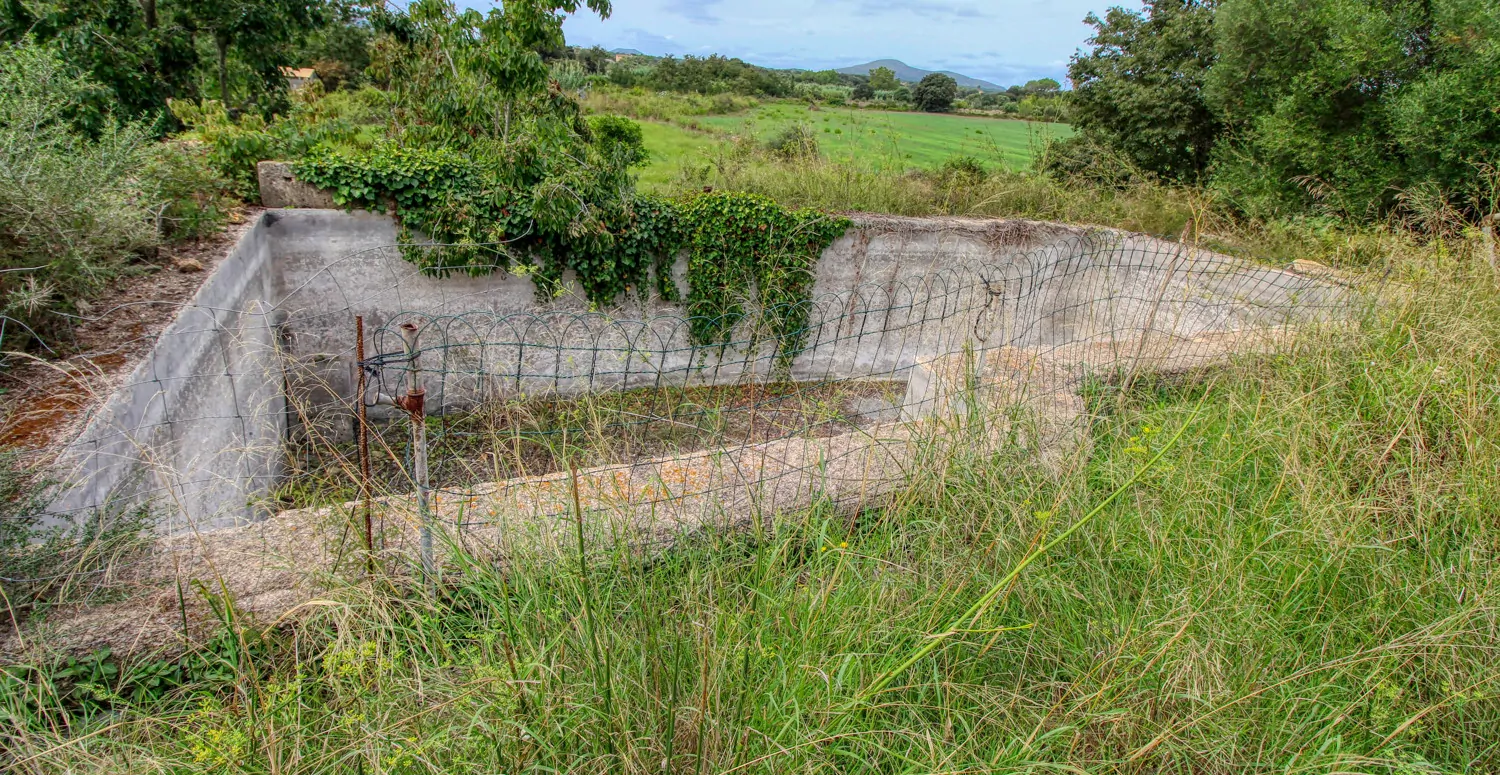 Zu-verkaufen-altes-rustikales-Haus-zu-renovieren-in-Artá