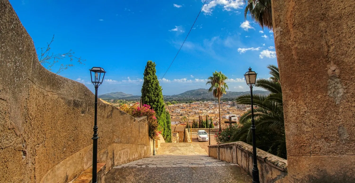 Zu-verkaufen-altes-rustikales-Haus-zu-renovieren-in-Artá