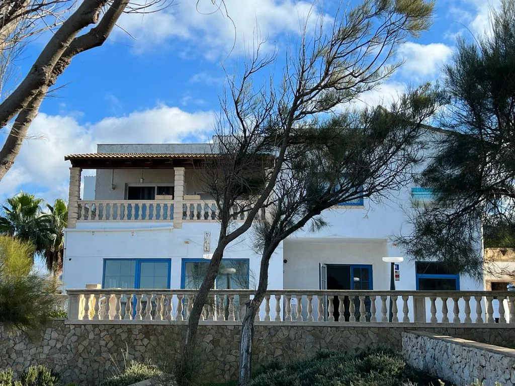Great-investment-opportunity-sea-front-Colonia-Sant-Pere