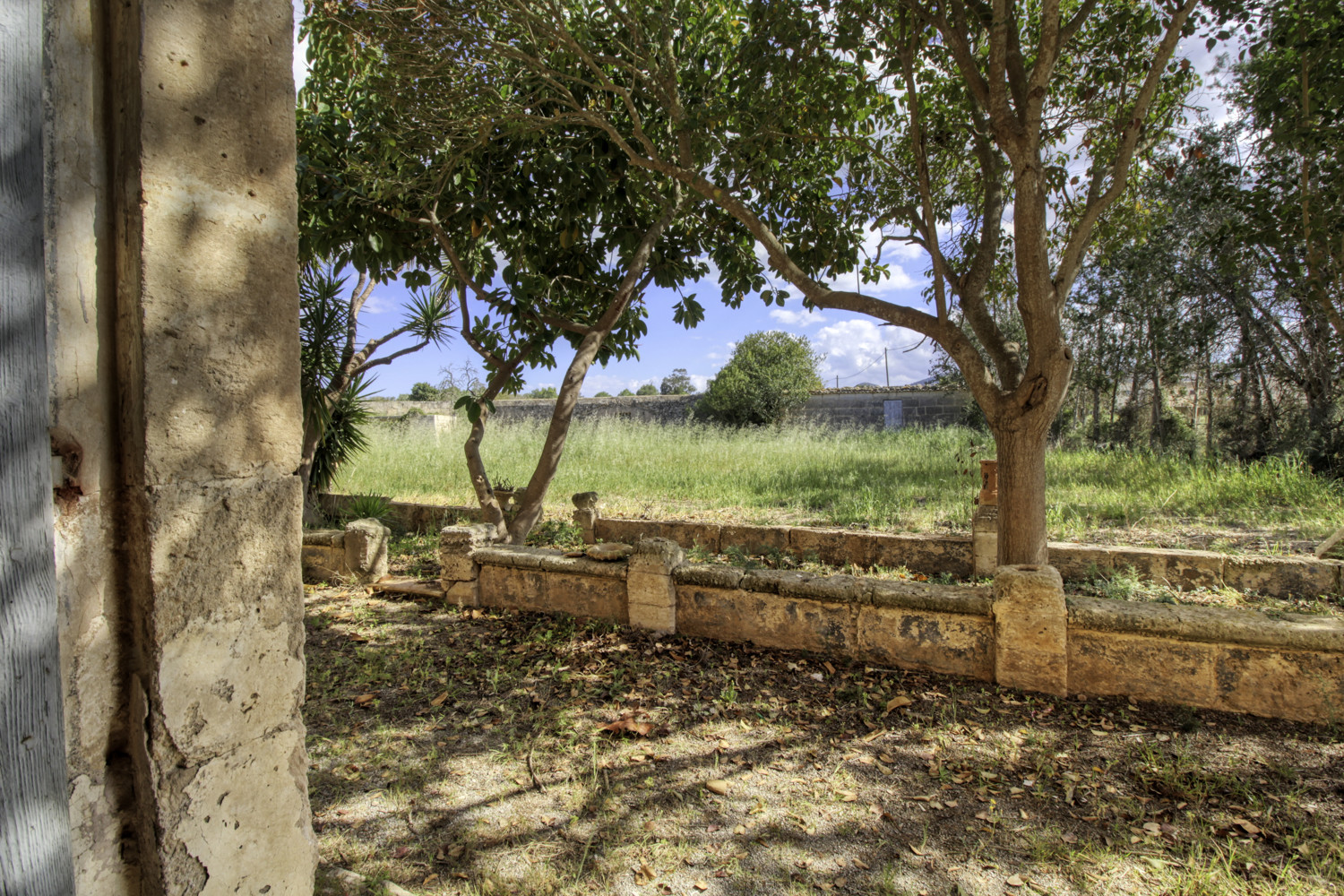 Zu-verkaufen-historisches-Landhaus-am-Rande-von-Manacor