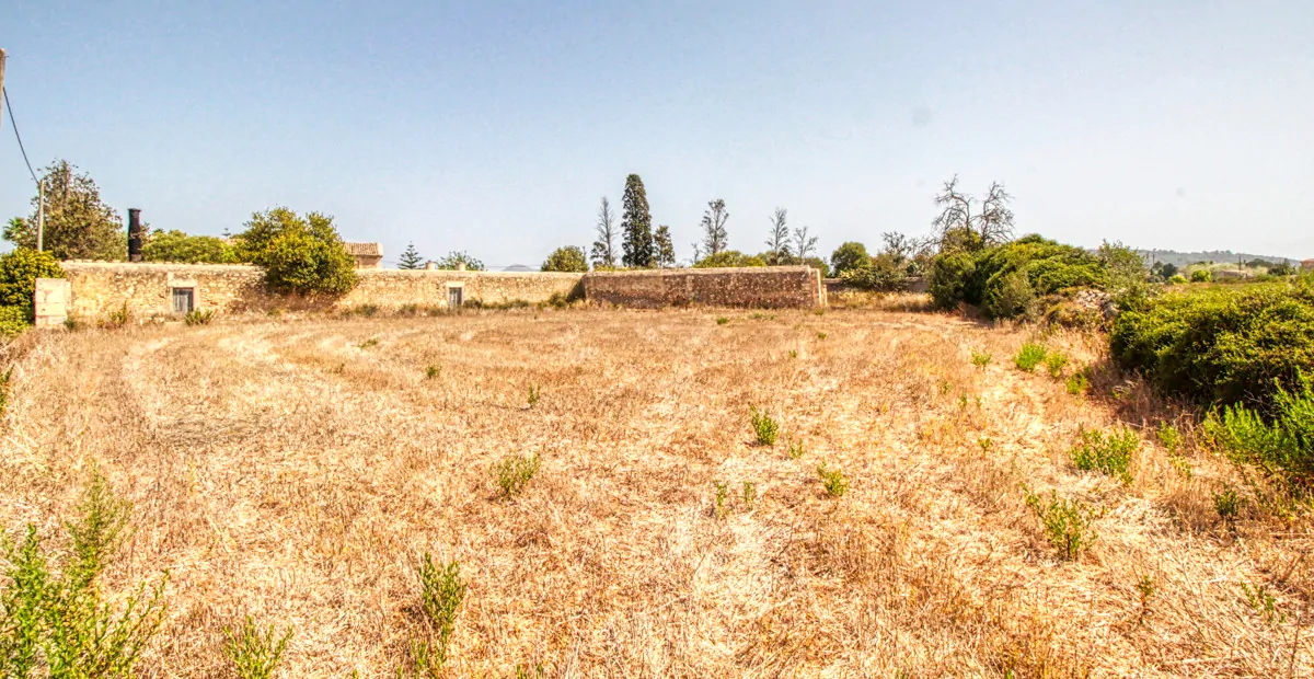 Zu-verkaufen-historisches-Landhaus-am-Rande-von-ManacorFinca von 2,5 Hektar Land zu verkaufen mit einem Herrenhaus aus dem Jahr 1861 mit mehr als 600 Meter zu renovieren in Manacor