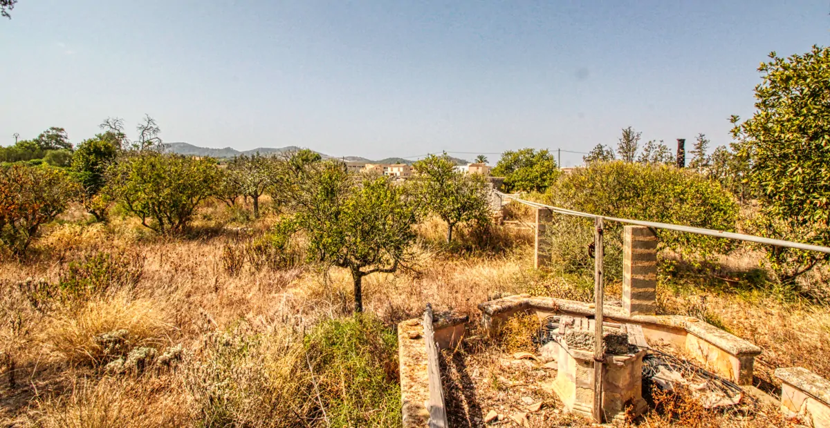 Zu-verkaufen-historisches-Landhaus-am-Rande-von-Manacor