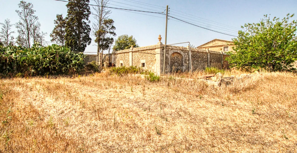 Zu-verkaufen-historisches-Landhaus-am-Rande-von-Manacor