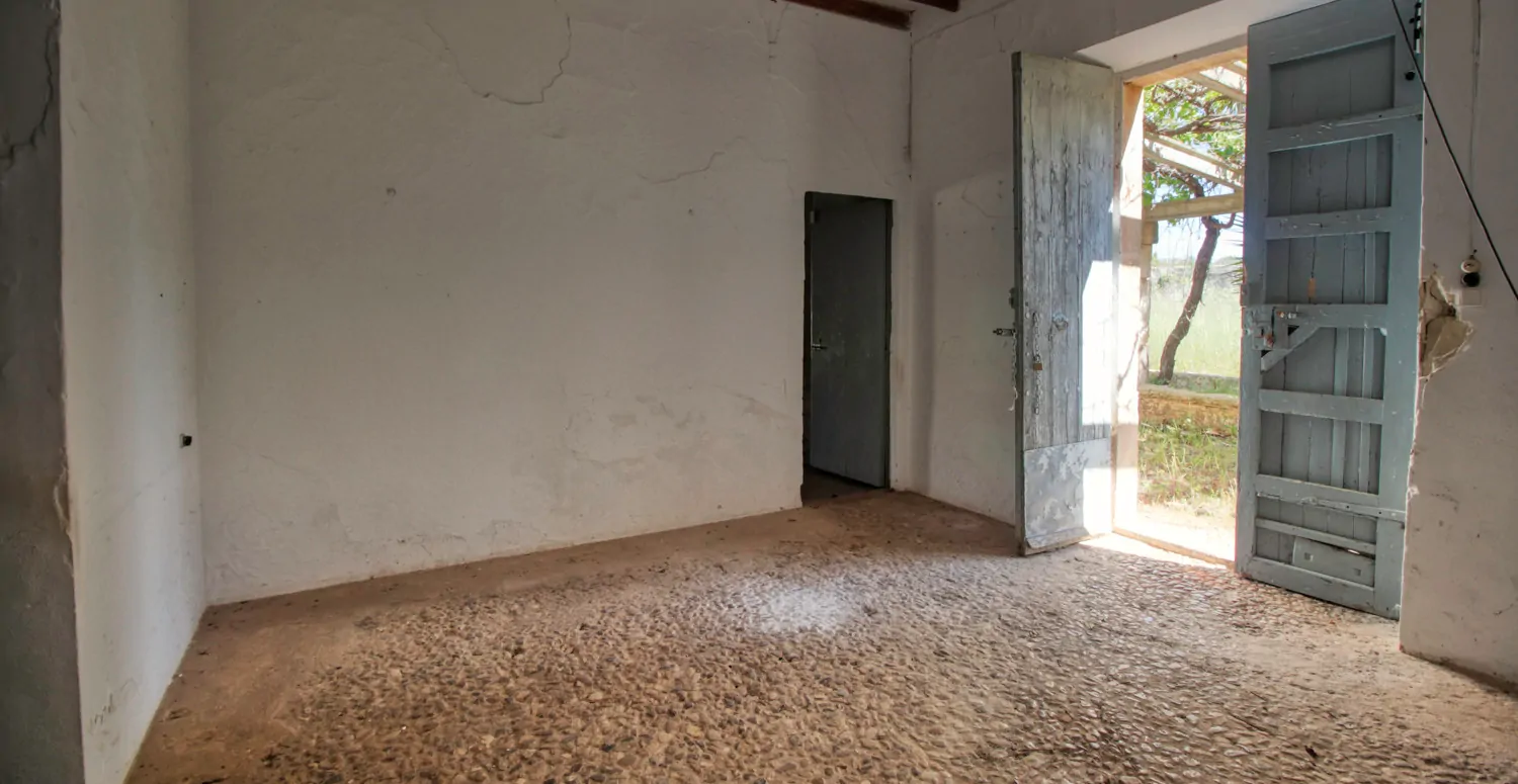 Zu-verkaufen-historisches-Landhaus-am-Rande-von-Manacor