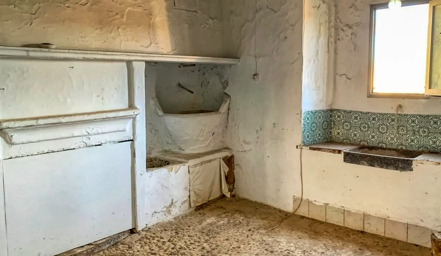 Zu-verkaufen-historisches-Landhaus-am-Rande-von-Manacor