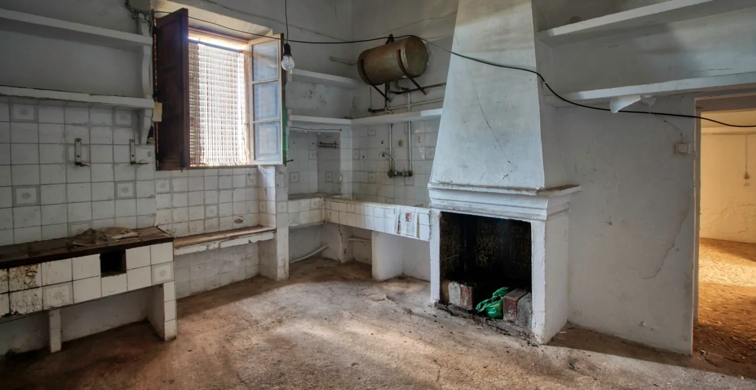 Zu-verkaufen-historisches-Landhaus-am-Rande-von-Manacor