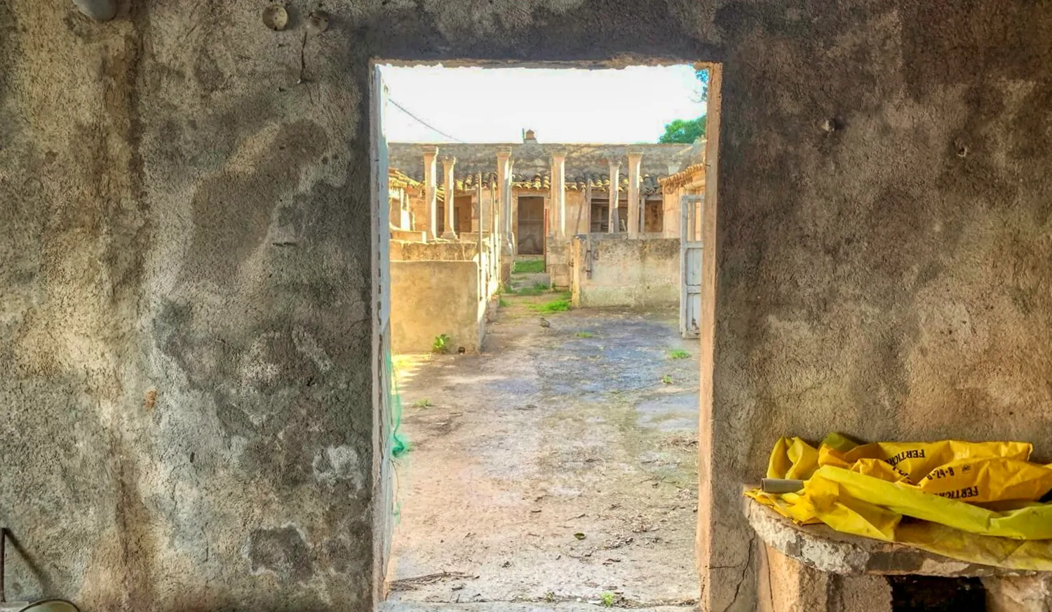 Zu-verkaufen-historisches-Landhaus-am-Rande-von-Manacor